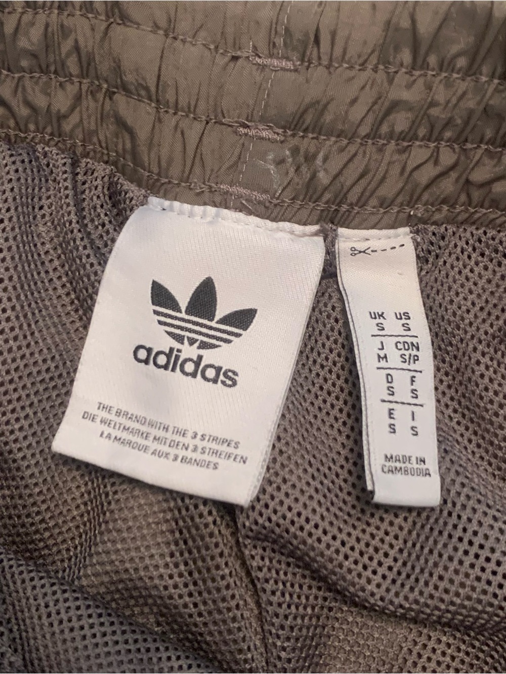 adidas Men’s Real Madrid Originals Dark Gray Track Pants, Size Small (Unisex) - Picture 9 of 11